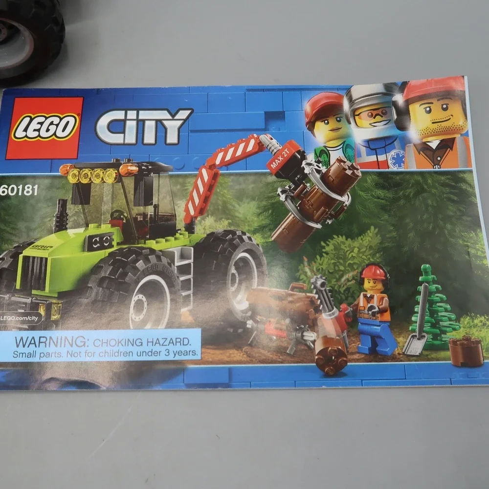 Lego CITY 60181  FOREST TRACTOR  Retired Complete Chainsaw Claw Logger